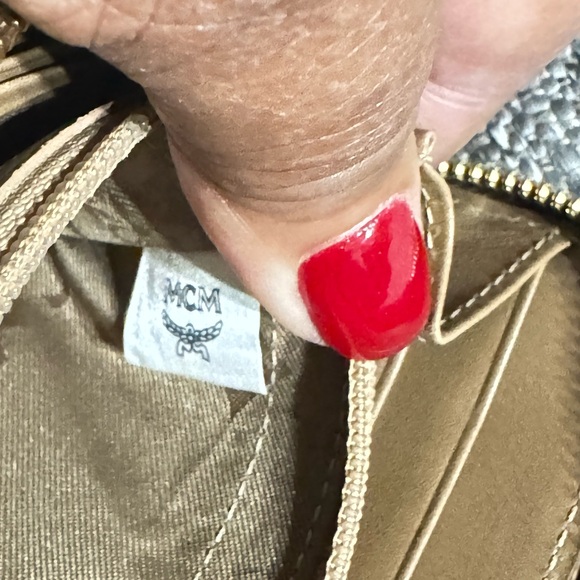 EUC AUTHENTIC BROWN PATENT LEATHER ZIP AROUND WALLET - Picture 7 of 13